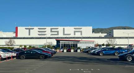 去美国试了最新的特斯拉FSD+Grok，我有点被震惊了